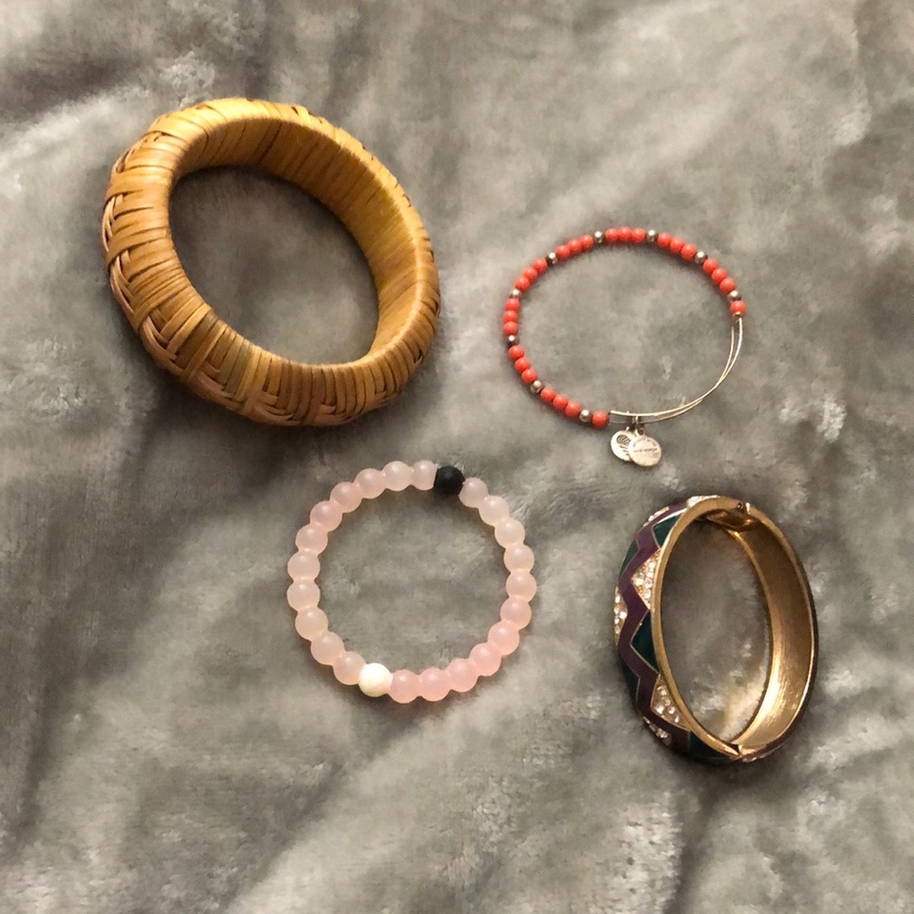 Four Bracelet Package